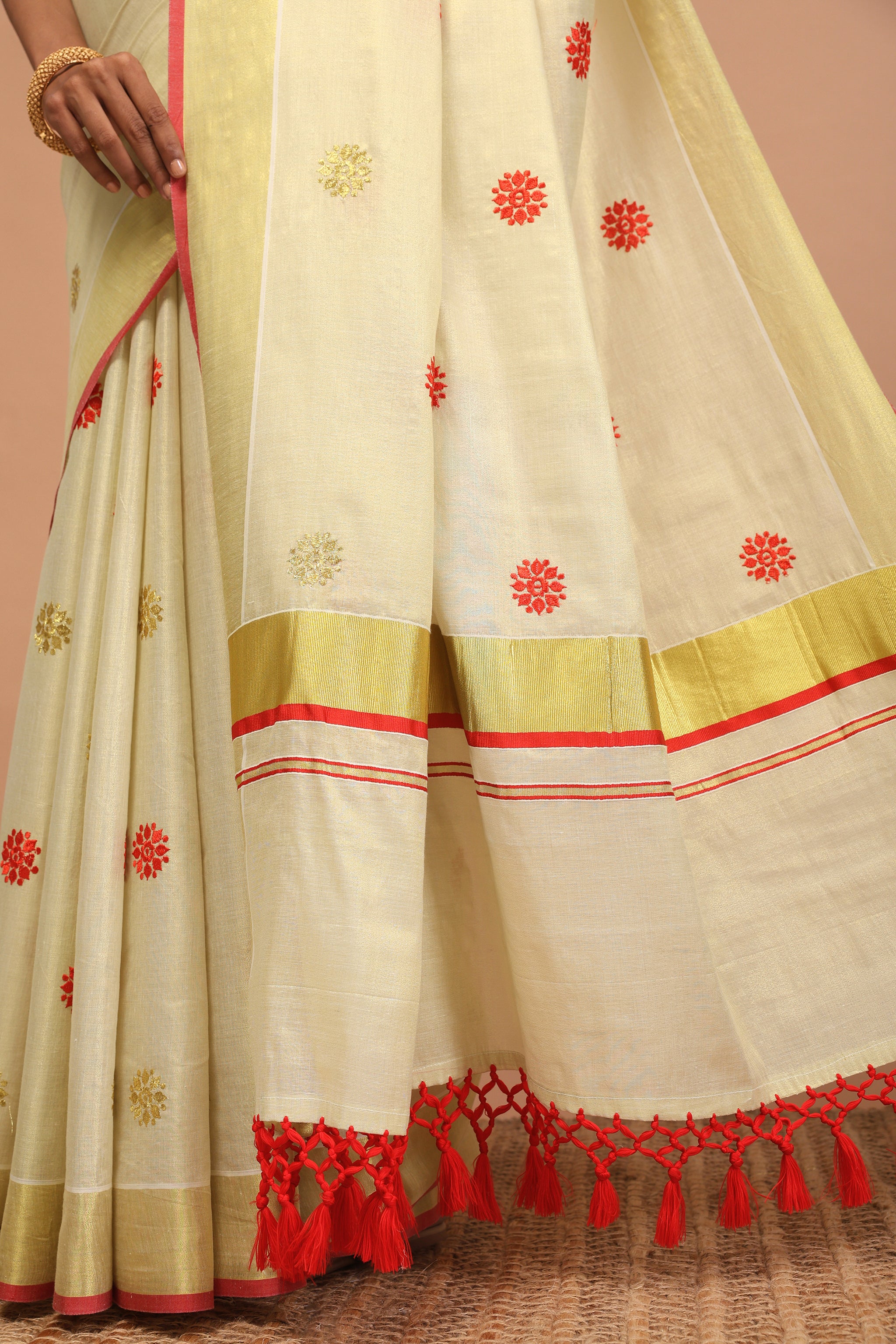 Swarnamalli Blossom Blaze Kasavu