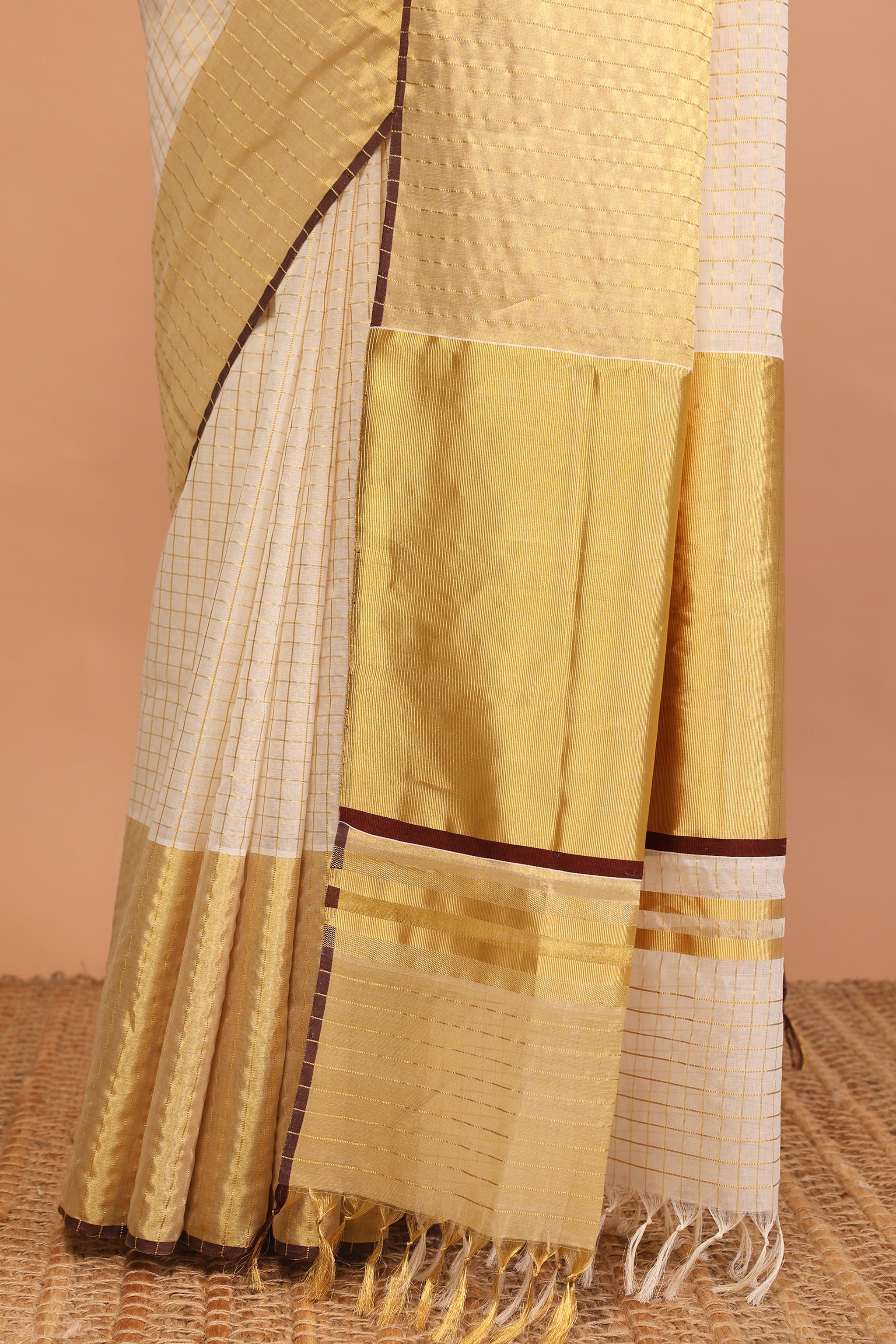 Rajeshwari Heirloom Check Gold Saree