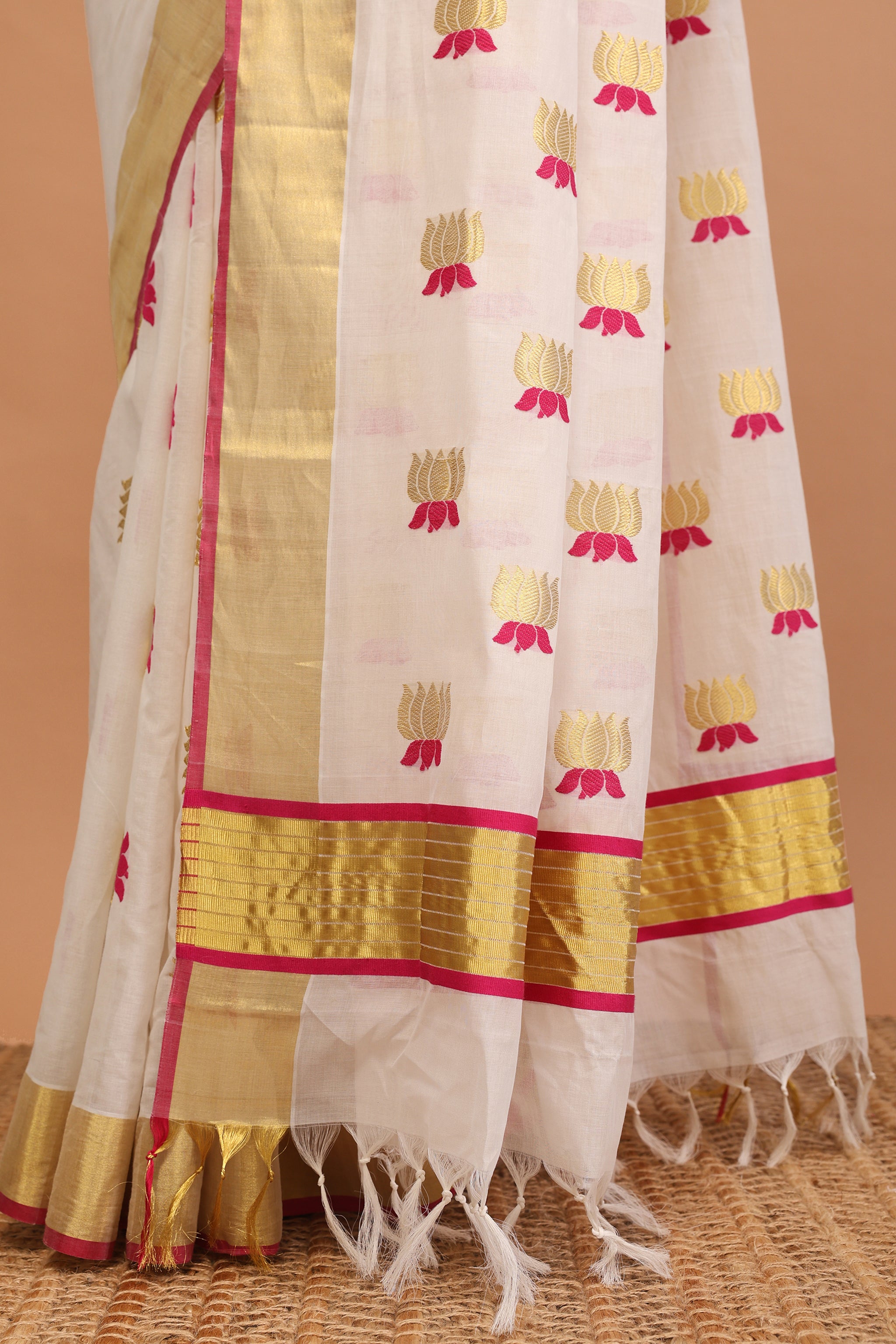 Apsara Sacred Lotus Kasavu