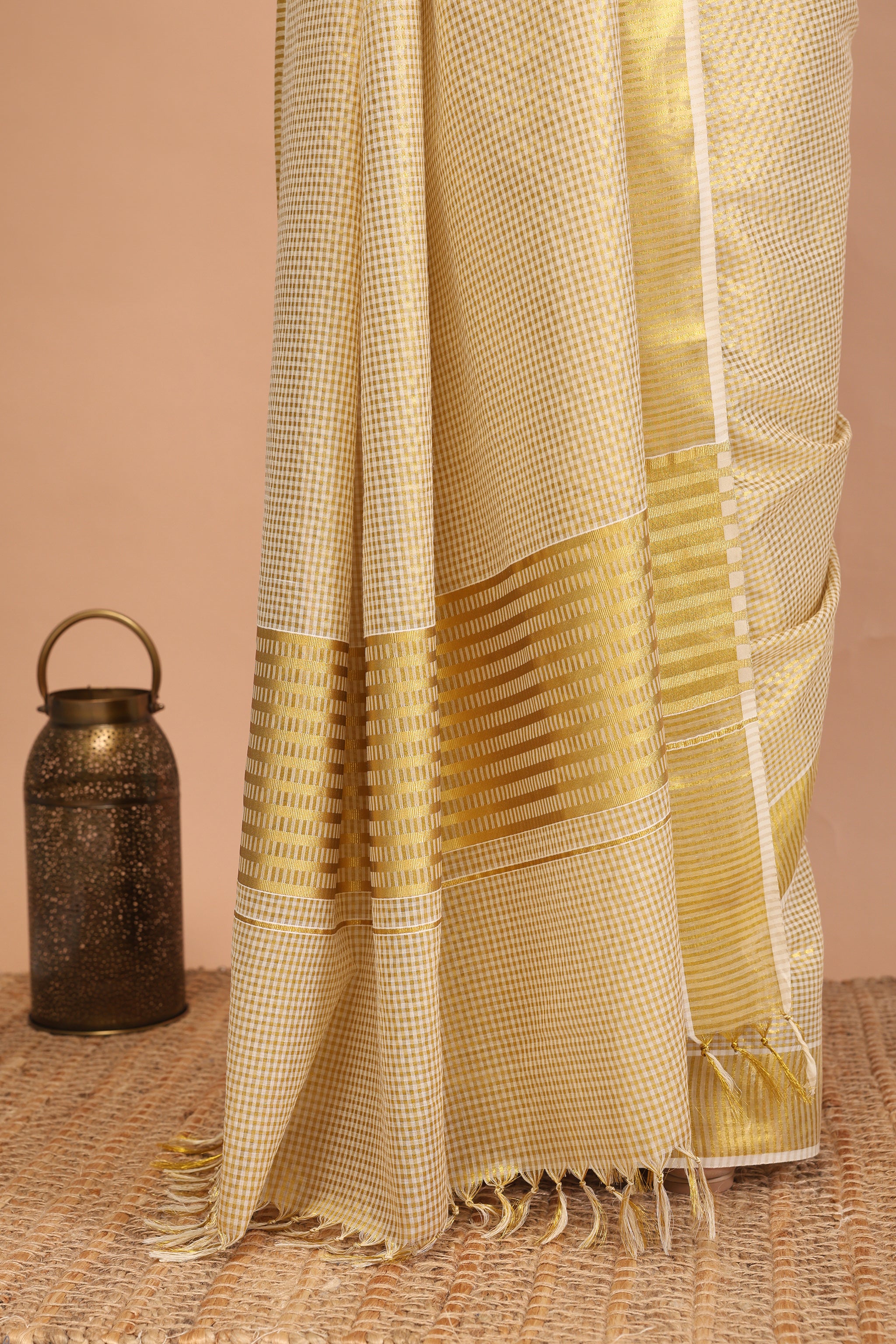 Charutha Moonbeam Check Tissue