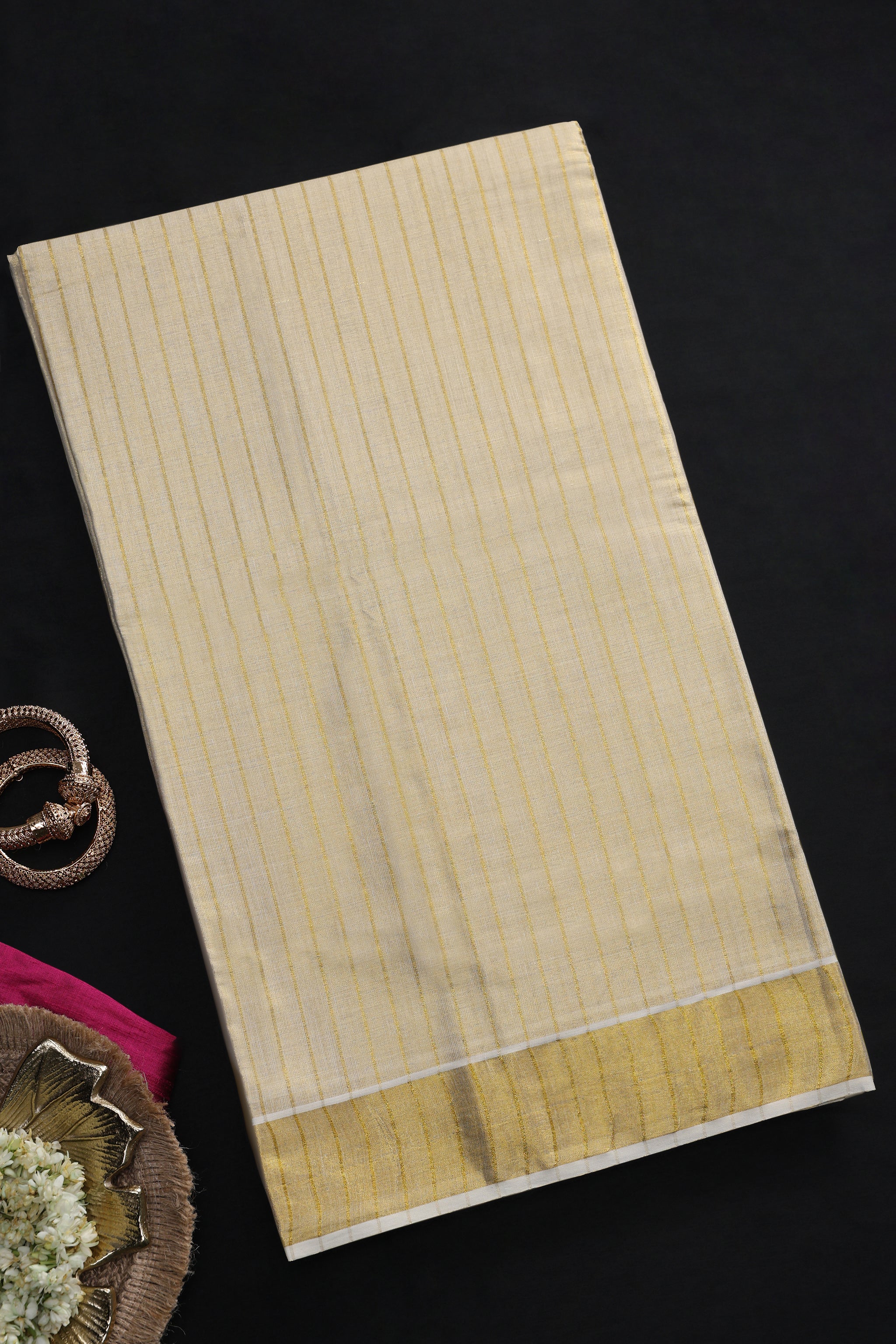 Hemalekha Golden Lines Kasavu