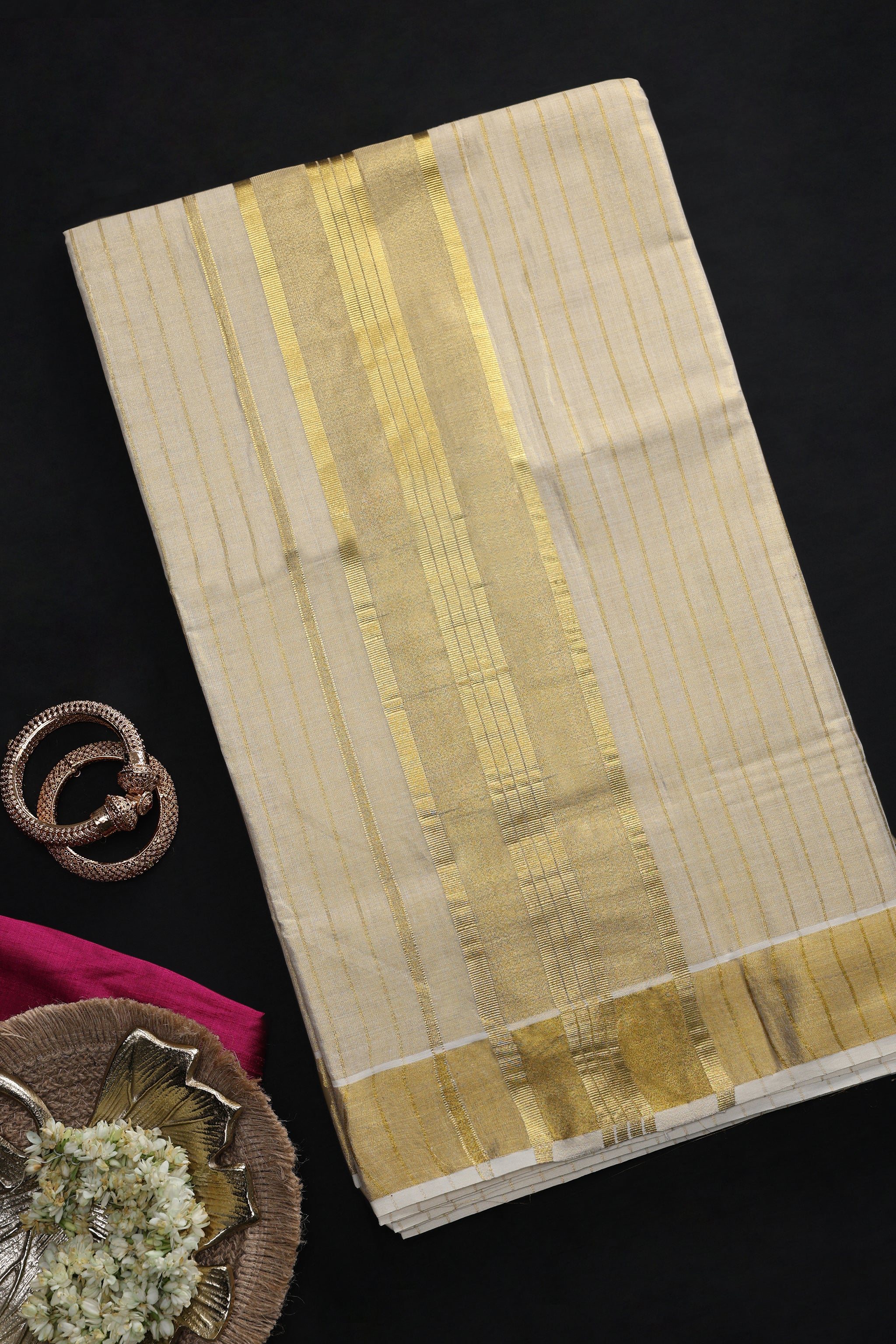 Hemalekha Golden Lines Kasavu