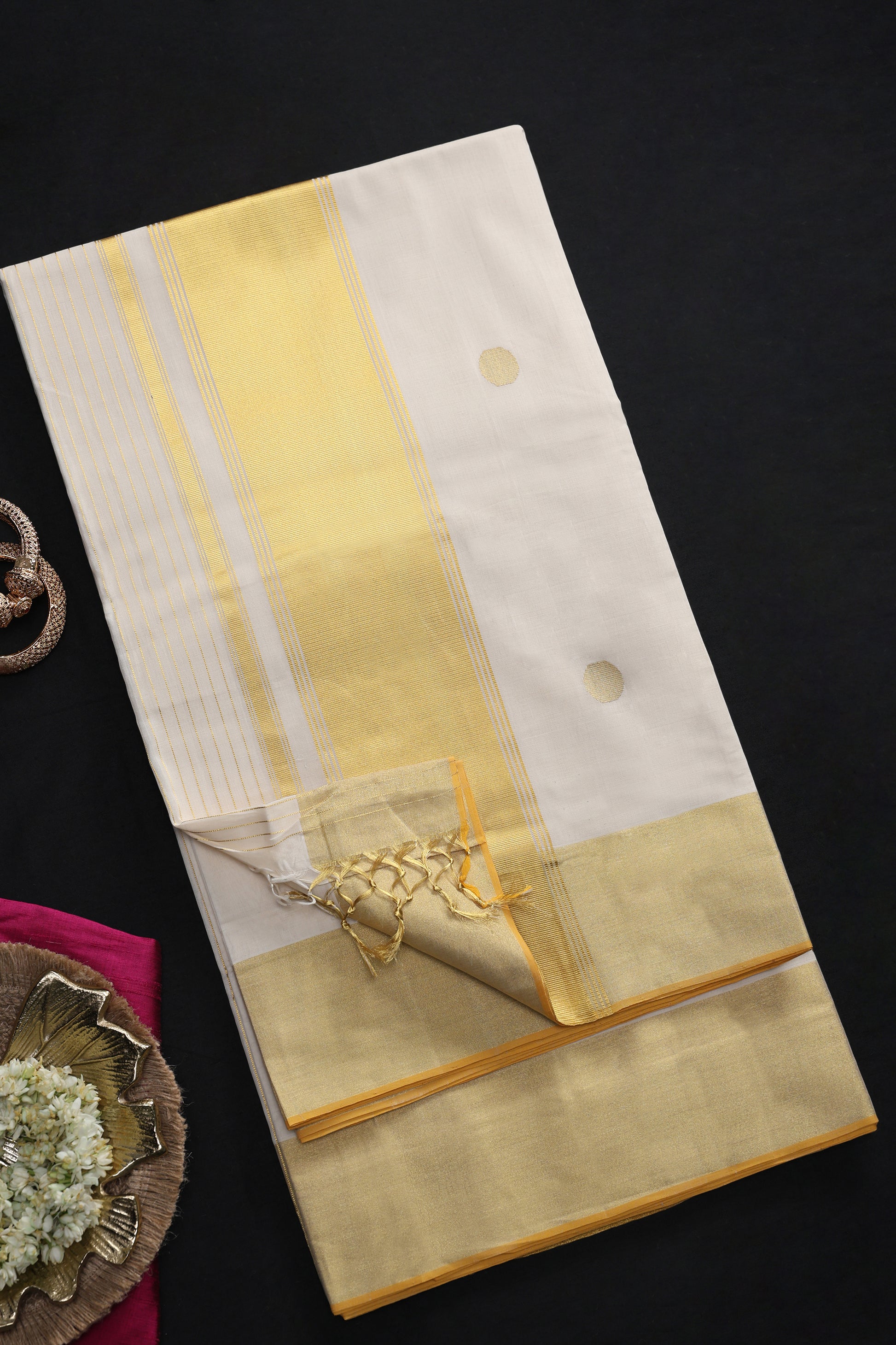 Meenakshi gold Sprinkle Kasavu