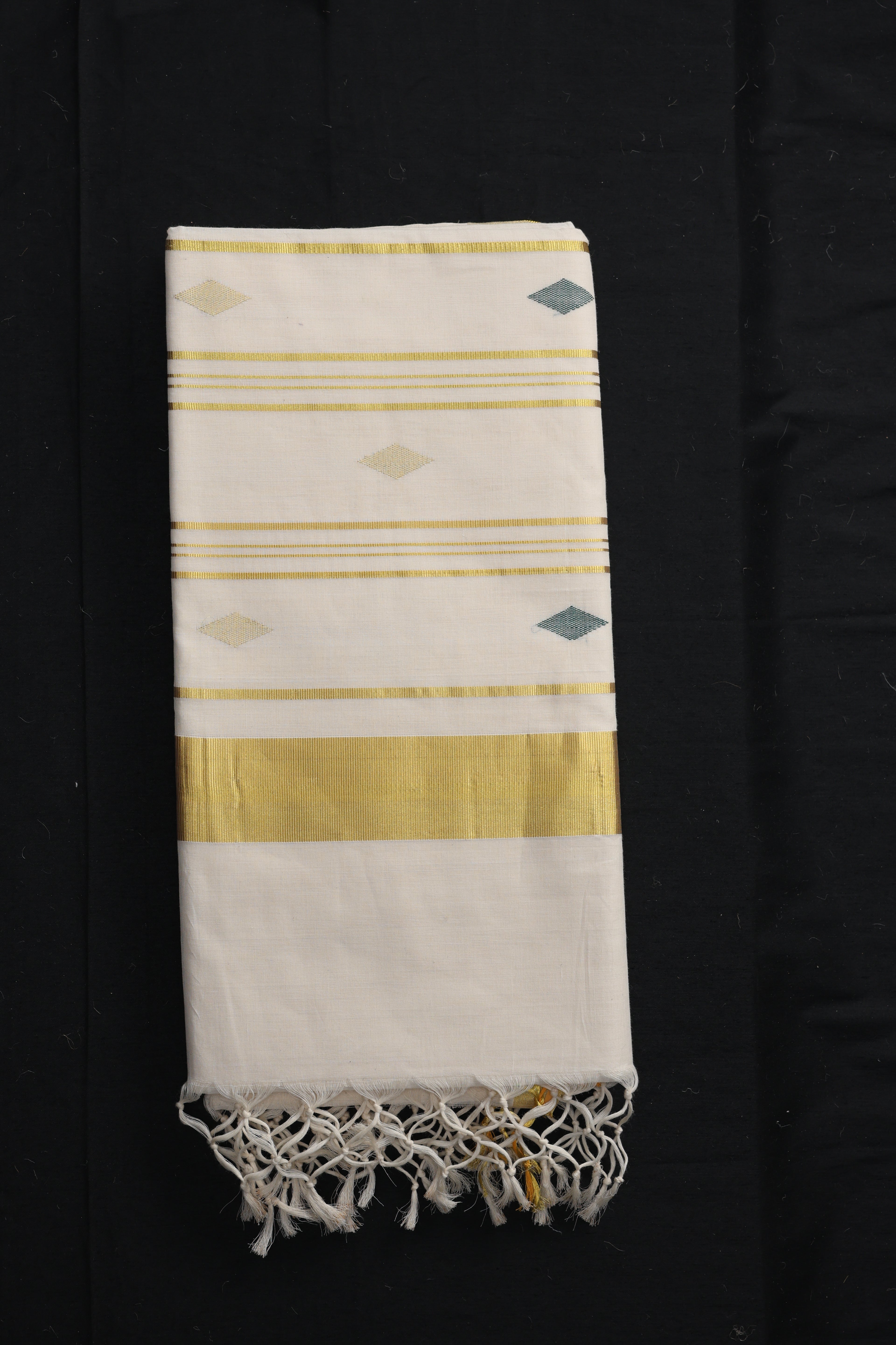 Mihir Diamond Dew Kasavu