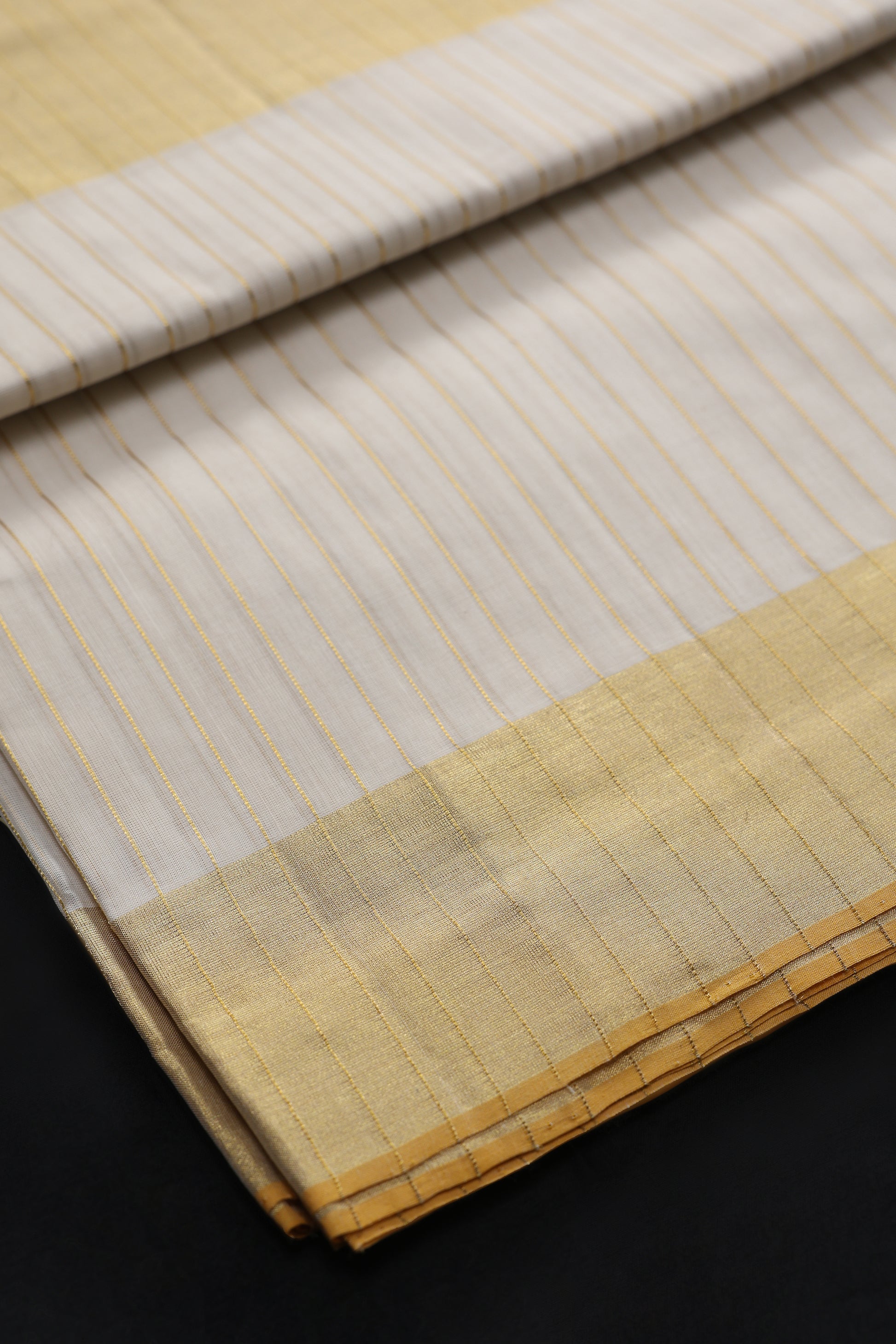 Padmavati Stripe Elegance Kasavu
