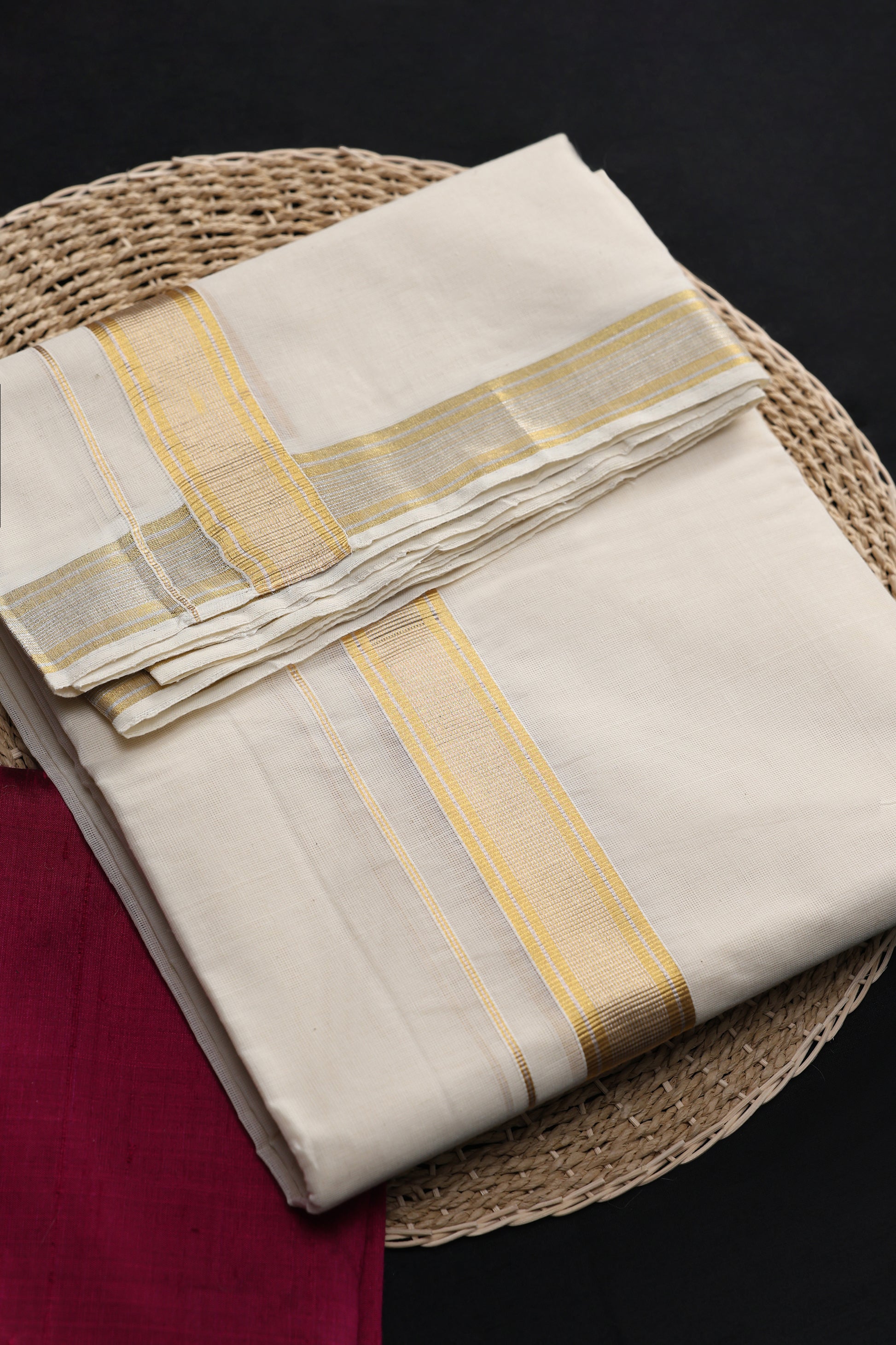 Royal Twin Zari Mundu