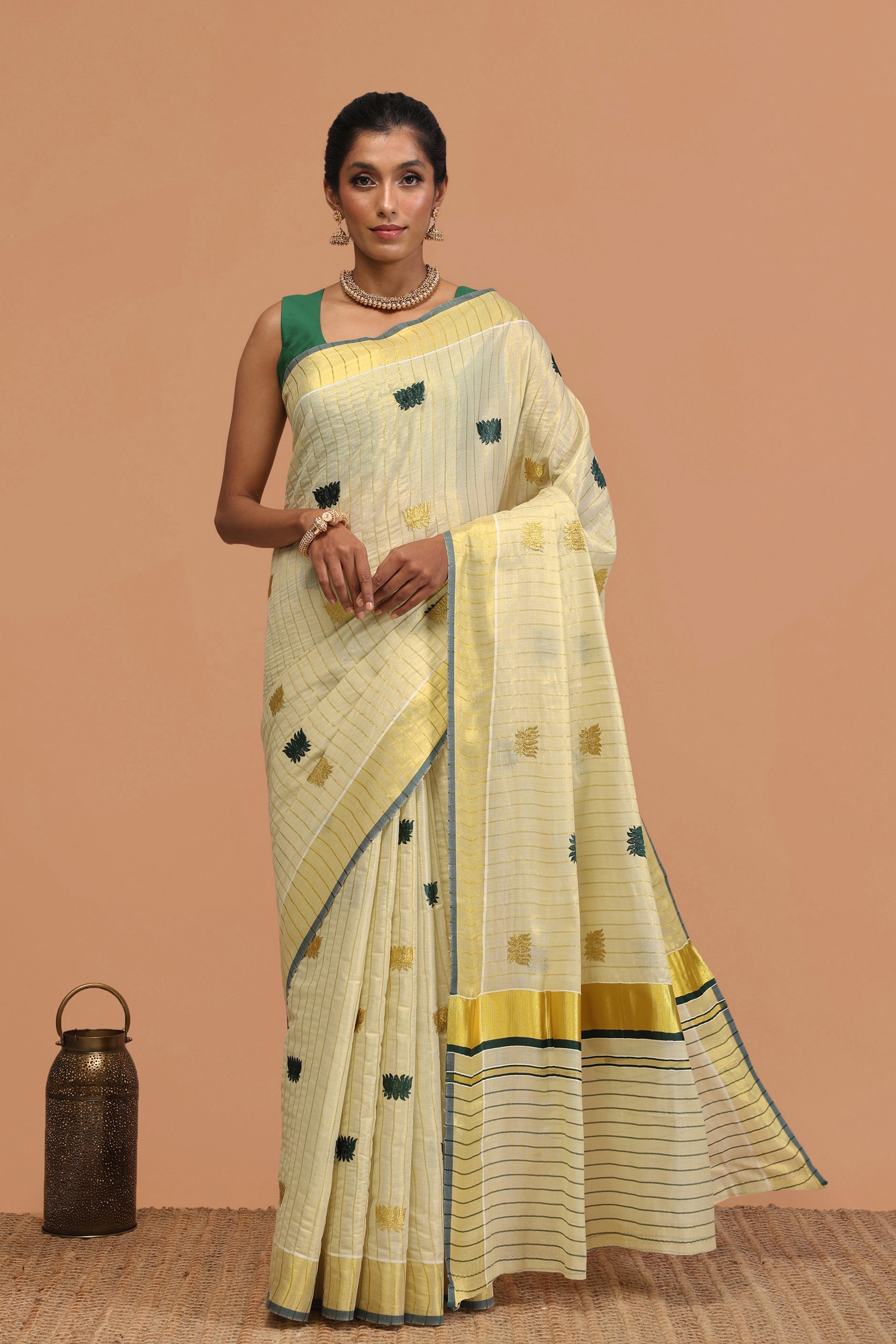 Ratnam Lotus Kasavu