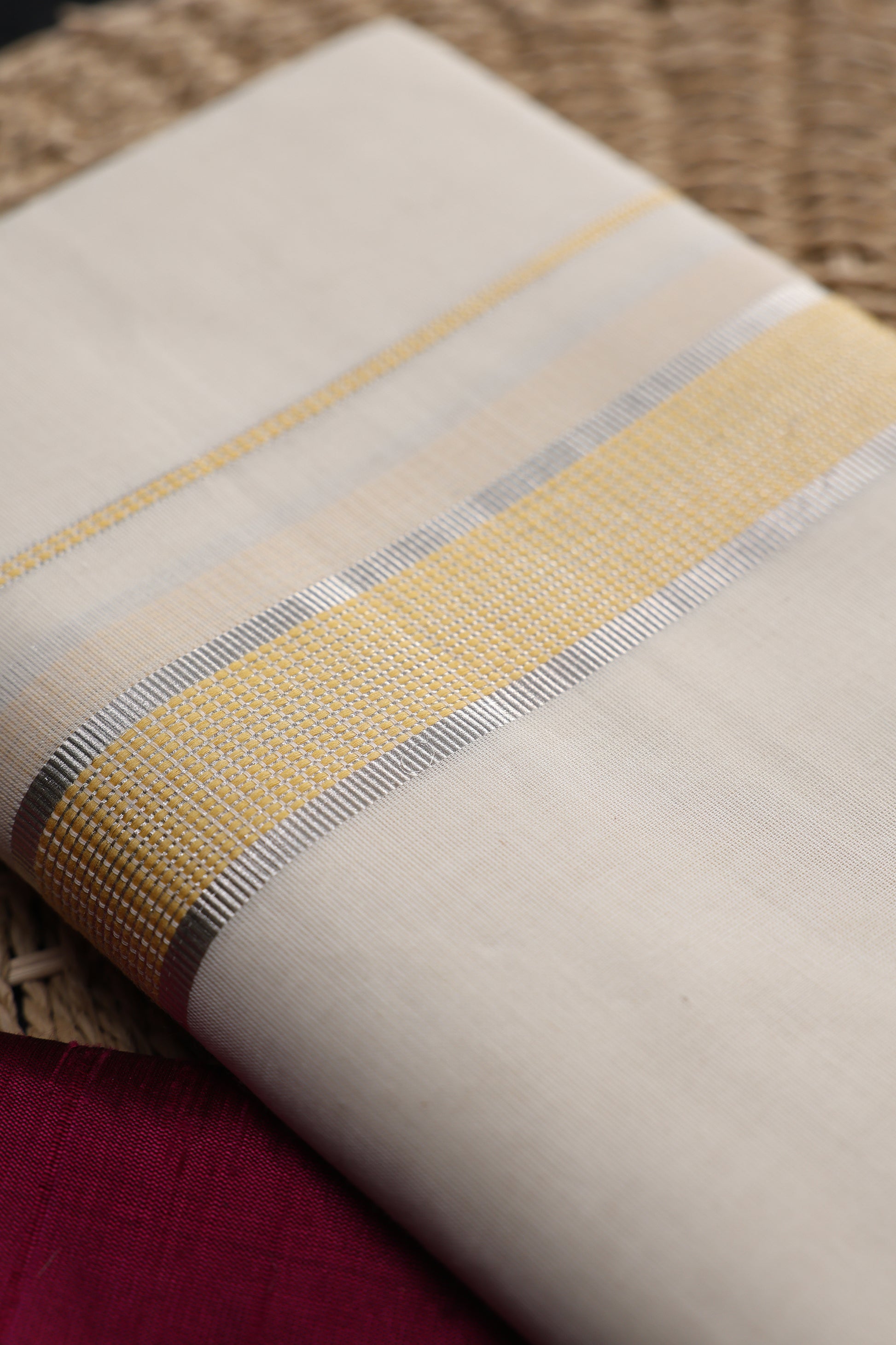 Sun & Moon Mundu