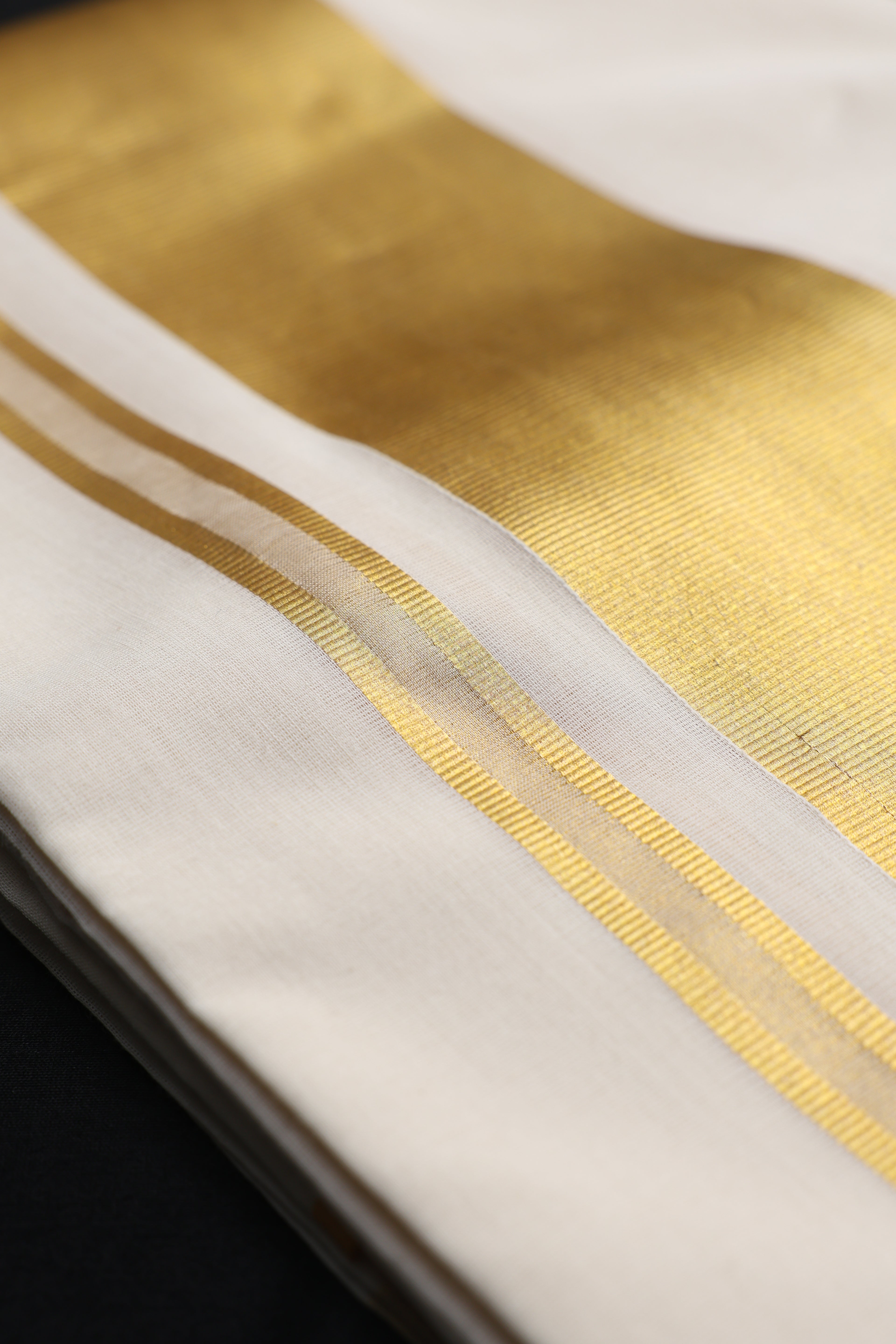 Thamburati Twin Line Tradition Set Mundu